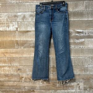 Sneak Peek high rise raw hem crop Jean size 7